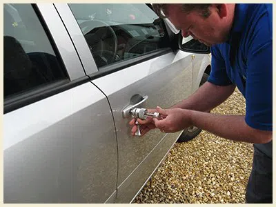 Woodbridge CT Locksmith Woodbridge, CT 203-433-3638 Woodbridge CT Locksmith Woodbridge, CT 203-433-3638 - 14a-car-locksmith